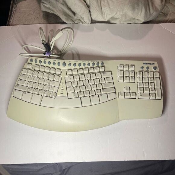 Microsoft Natural Pro Ergonomic USB PS/2 Keyboard Model RT9401 V:5FTW TESTED - Picture 1 of 10
